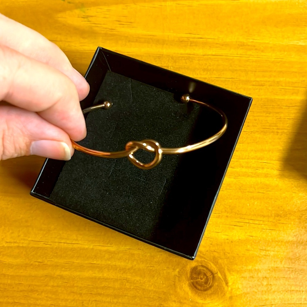 Knot bracelet